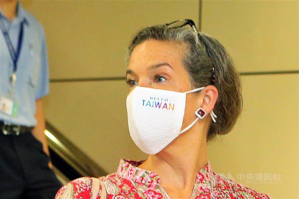 Câu chuyện đằng sau khẩu trang Hello Taiwan