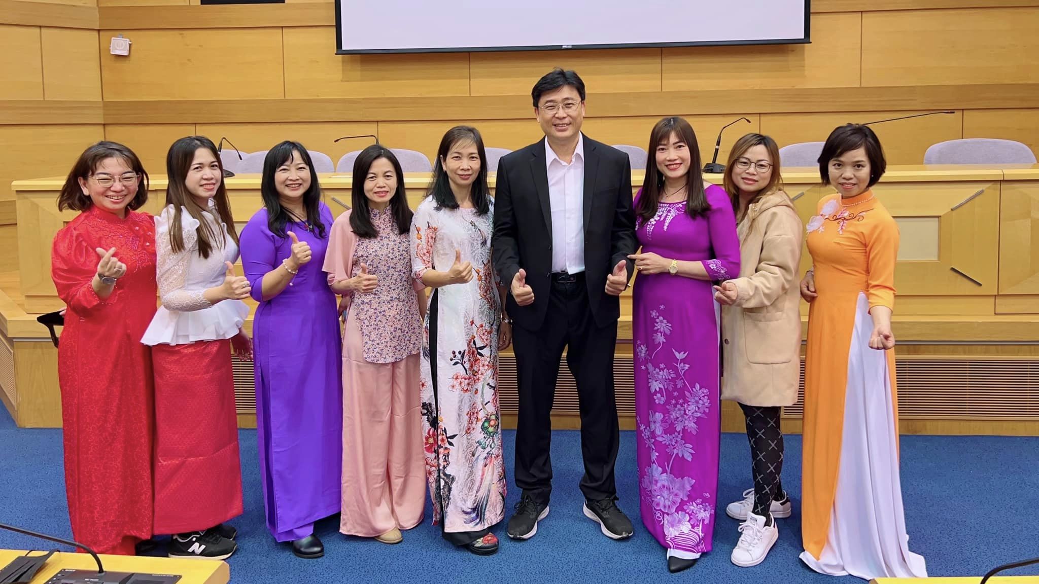 Bước tiến lớn về nhân quyền của lao động nhập cư. Suy ngẫm về hệ thống thông dịch của Đài Loan dưới góc nhìn của người Đài Loan ở nước ngoài. Bước tiến lớn về nhân quyền của lao động nhập cư. Suy ngẫm về hệ thống thông dịch của Đài Loan dưới góc nhìn của người Đài Loan ở nước ngoài.