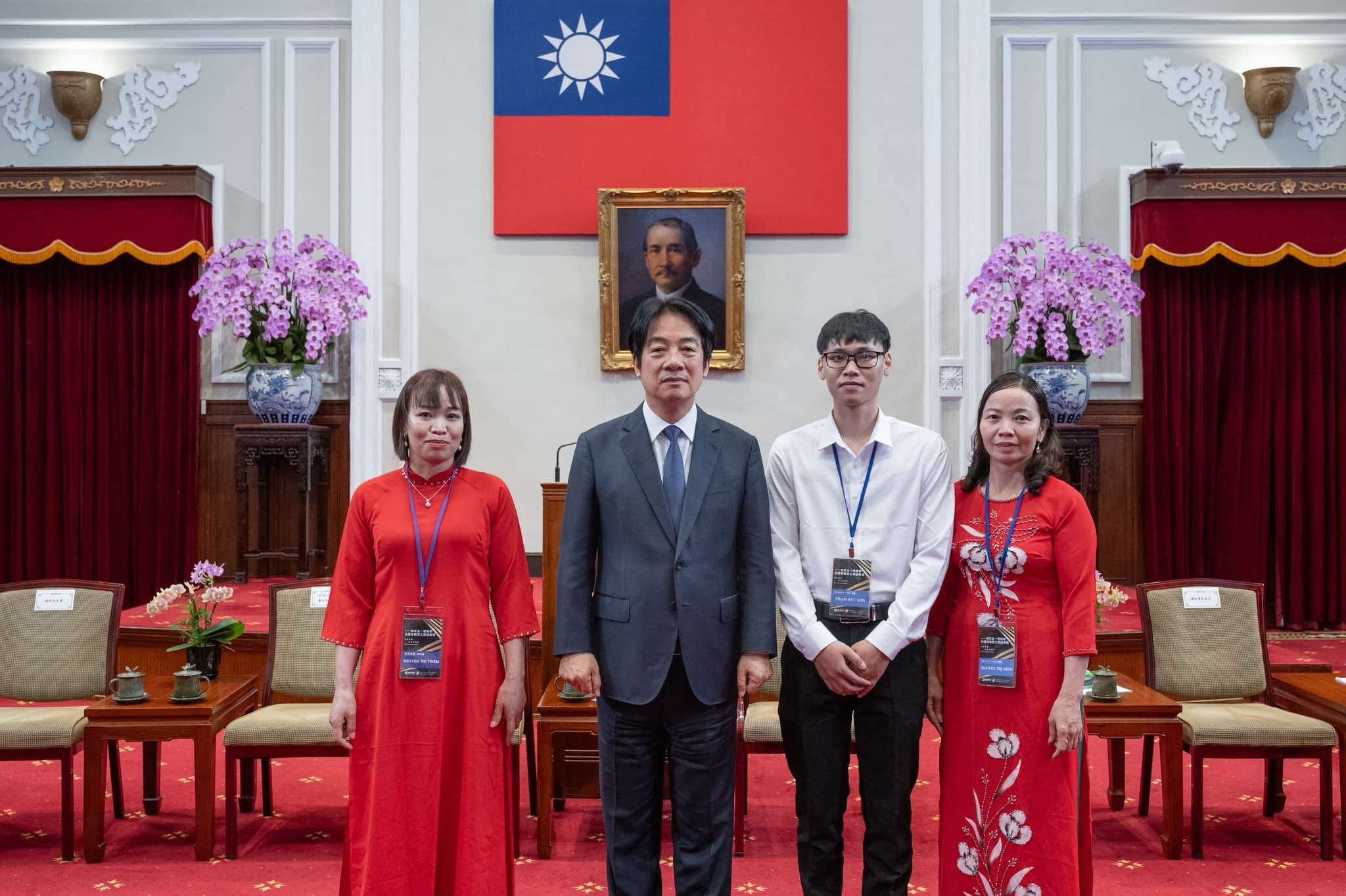 Giờ hẹn các bạn (Th.Ba) (b)