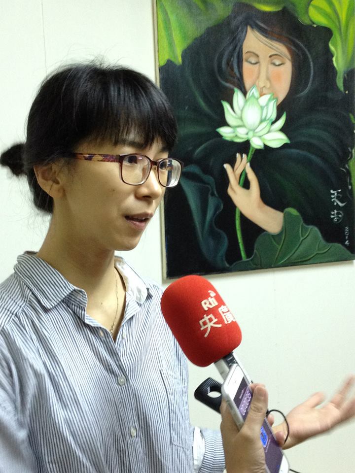 Trò chuyện với bạn Dương Ngọc Oanh, nhân viên tình nguyện Trò chuyện với bạn Dương Ngọc Oanh, nhân viên tình nguyện