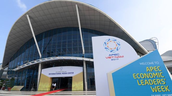 Trung tâm báo chí quốc tế APEC 2017 chính thức đi vào hoa