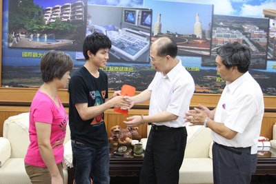 Lần đầu tiên hôn phối nước ngoài tại Đài Loan đạt giải “Giữ trọn đạo Hiếu”