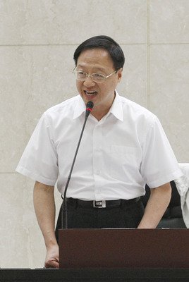 Viện Hành chính hy vọng mọi người nên đối mặt với vấn đề điều chỉnh tiền lương cơ bản một cách lý trí