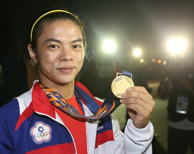 Á Vận hội 2014 : Tuyển thủ Hứa Thục Tịnh đoạt huy chương vàng, tổng thống gọi điện chúc mừng.