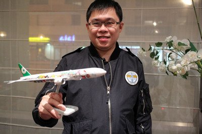 Máy bay Hello Kitty bay đầu tiên từ Đài Loan tới Paris hy vọng đón chuyến bay thường xuyên vào mỗi ngày