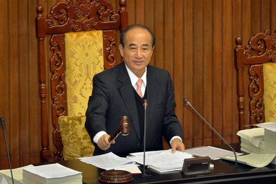 Vương Kim Bình: Chiều nay có thể thông qua vòng 3 Luật An toàn thực phẩm.