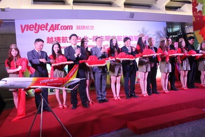 Hãng hàng không Vietjet mở đường bay tới Đài Bắc, chuyến bay đầu tiên thuận lợi hạ cánh