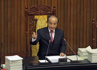Sau 3 vòng thẩm xét, Điều khoản Người đầu tư lớn dời lại 3 năm sau mới thực thi.