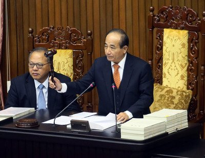 Viện Lập pháp thông qua vòng 3 sửa luật đóng thuế thu nhập hủy bỏ điều khoản trừng phạt hôn nhân.