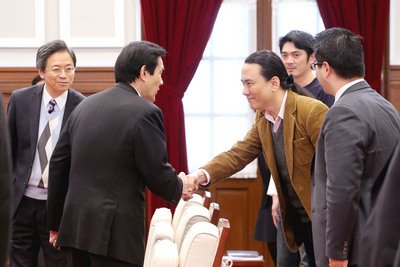 Tổng thống Mã Anh Cửu : Không theo kịp thời đại Internet, chính phủ và người dân đều thua thiệt.
