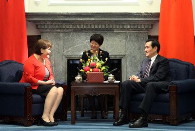 Tiếp kiến đệ nhất phu nhân của Guatemala. Tổng thống Mã Anh Cửu : Tình hữu nghị hai nước bền vững.