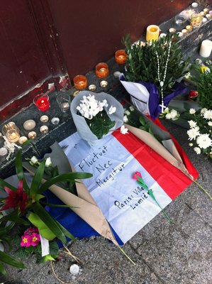 Số người bị thiệt mạng trong vụ khủng bố tấn công liên hoàn ở Paris thủ đô nước Pháp lên tới 153 người, 5 tên Khủng bố bị bắn hạ