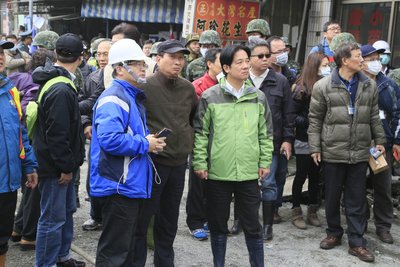 Thị trưởng Lại Thanh Đức: Dùng máy răng thép Big để dọn ra không gian cứu nạn.