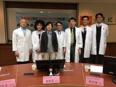 Trong thuốc lá có chứa chất Cadimi, tăng thêm tỷ lệ tử vong cho bệnh nhân rửa thận