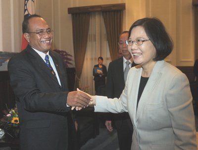Tiếp kiến tổng thống Kiribati. Thái Anh Văn trông mong tăng cường hợp tác.