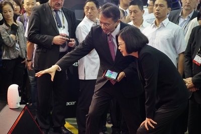 Tổng thống Thái Anh Văn: Yêu cầu sáng tạo nâng cấp ngành nghề để thực hiện chuyển đổi hình thái ngành nghề Đà