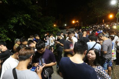 Công viên Bắc Đầu đầy người đi bắt Pokemon, cảnh sát thành lập đội cơ động xử lý.