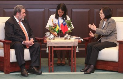 Tổng thống Thái Anh Văn tiếp kiến Thủ tướng quốc đảo Saint Vincent và Grenadines