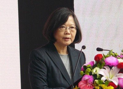 Thái Anh Văn : Ủng hộ ngành công nghiệp bán dẫn, đưa việc cung ứng điện, nước vào trọng điểm thi chính