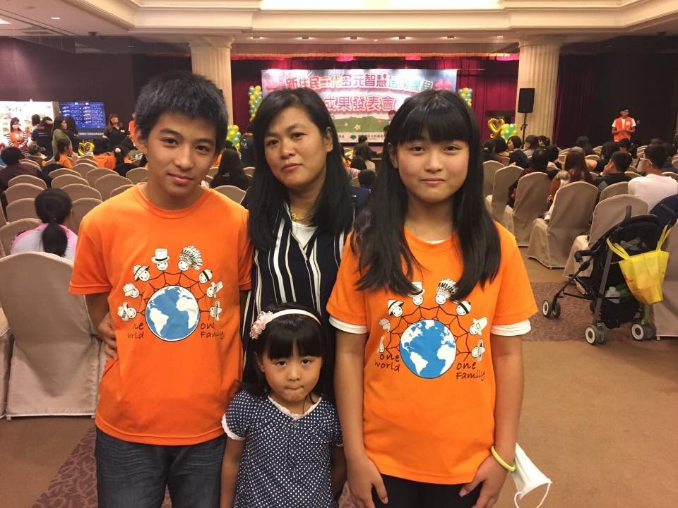 Vượt qua mặc cảm tiến đến tự tin, thế hệ thứ hai của di dân mới thể hiện ưu thế văn hóa đa nguyên