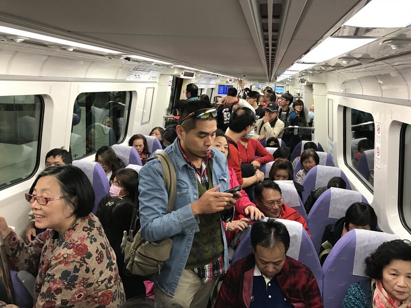Từ ngày 16/2 Metro sân bay mở cửa đón hành khách tự do đi thử nghiệm
