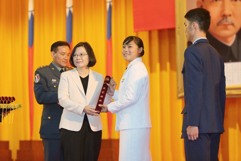 TT.Thái Anh Văn: Thể hiện quyết tâm tự phòng vệ, từ từ điều chỉnh dự toán Quốc phòng