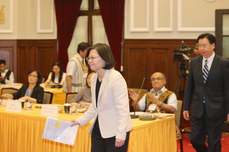 Tổng thống bổ nhiệm các đại sứ không nhiệm sở, hy vọng dùng chuyên nghiệp thúc đẩy ngoại giao.