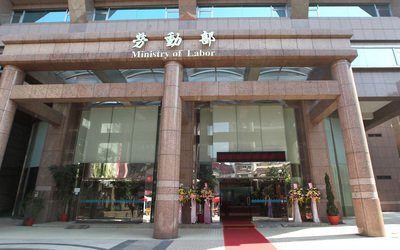 Bộ Lao động hứa sẽ thảo luận việc áp dụng chế độ trách nhiệm đối với trưởng đoàn và hướng dẫn viên du lịch