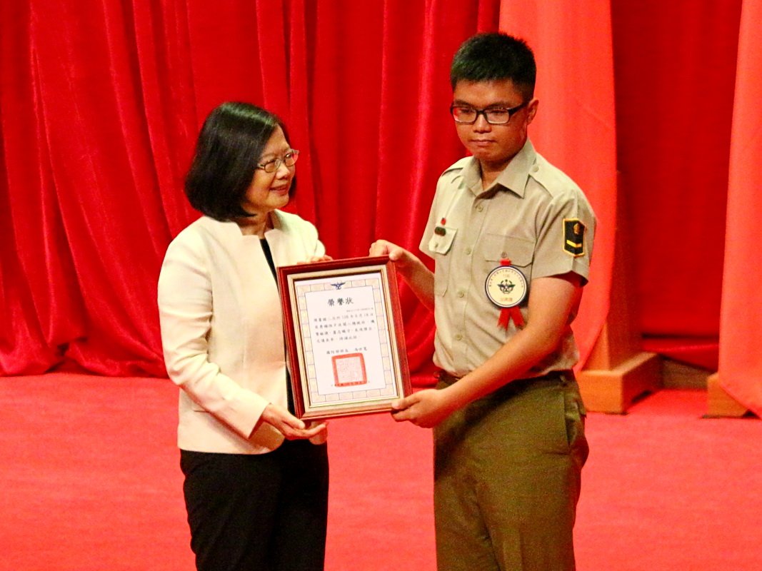 Tổng thống Thái Anh Văn : tiếp tục tăng cường đầu tư quân sự không ngừng đổi mới quốc phòng