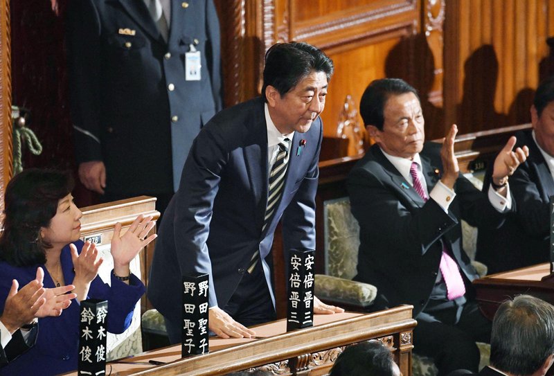 Thủ tướng Shinzo Abe kêu gọi hai bờ eo biển đối thoại trực tiếp.