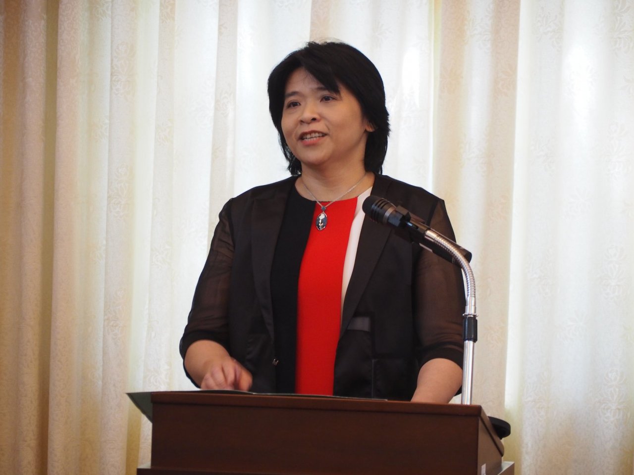 Bà Lâm Lương Dung: sẽ cân nhắc tới sự được hay mất của vấn đề nhập khẩu thịt lợn và thịt bò Mỹ