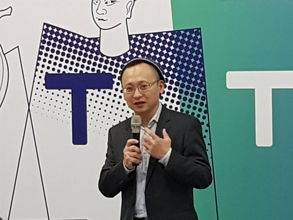 Nhà văn Đài Loan Kỷ Đại Vĩ quan tâm sự khác biệt của văn học về đề tài đồng tính giữa Đài Loan và Thái Lan
