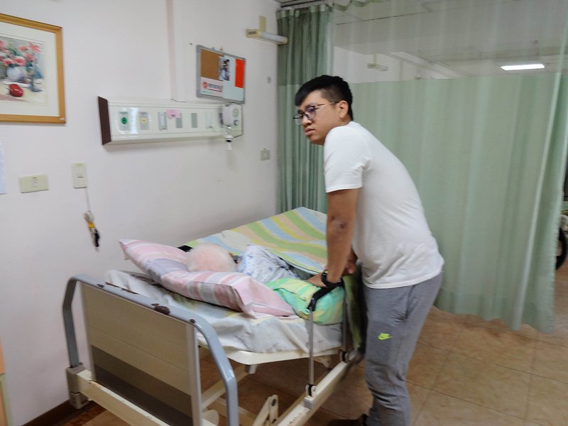 Thiếu hụt nhân lực chăm sóc dài hạn, Đài Loan đành phải sử dụng thêm nguồn lao động nước ngoài