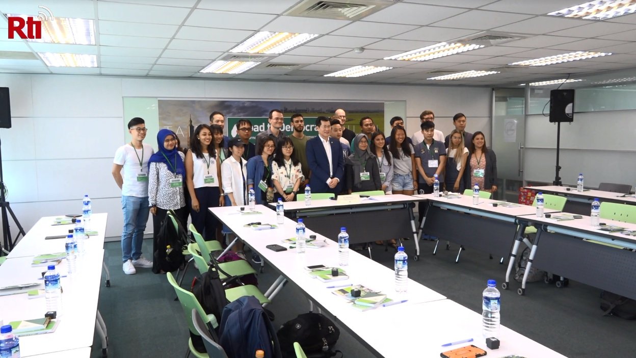 Đảng Dân Tiến tổ chức Trại hè dành cho học sinh nước ngoài, giới thiệu quá trình nền dân chủ Đài Loan