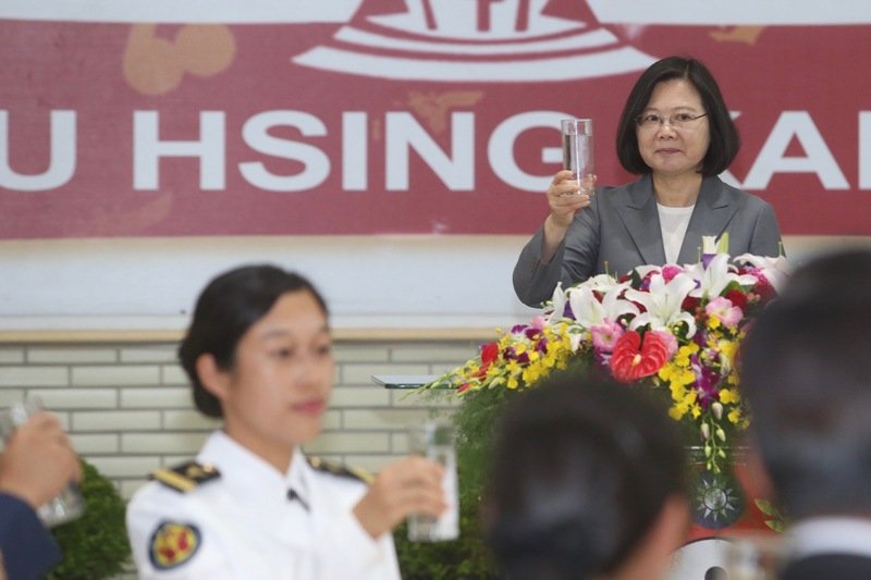 Tham dự Lễ tốt nghiệp của các sĩ quan, TT.Thái Anh Văn khẳng định Cục tác chiến làm tốt công tác phòng chống chiến tranh tuyên t