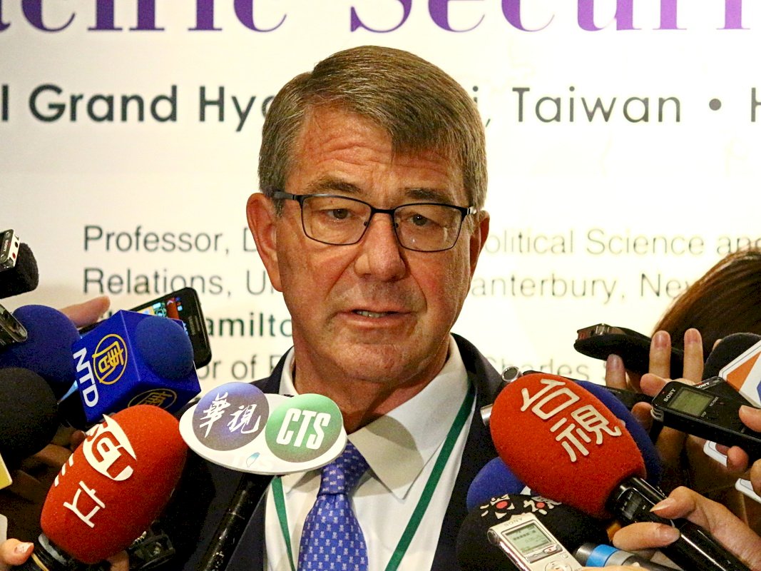 Tiếp đón Ash Carter, Theo Tổng thống Trung Hoa Dân Quốc: sẽ tiếp tục duy trì sự hòa bình của hai bờ eo biển và của khu vực