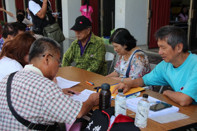 Giáo viên về hưu kêu gọi mọi người liên kết cùng ký tên để thúc đẩy bỏ phiếu toàn dân yêu cầu hợp pháp hóa Luật chết an tử