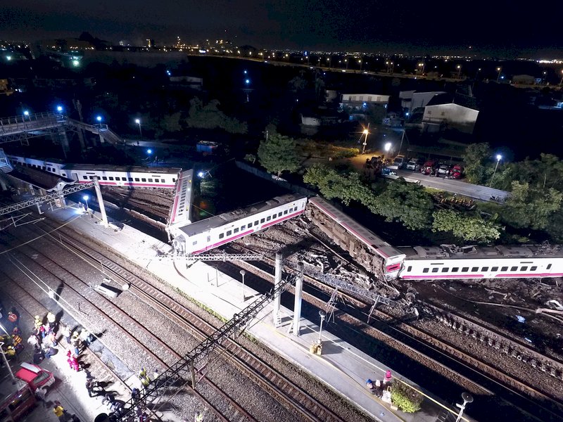 Con số thương vong trong vụ lật tàu Puyuma tiếp tục tăng cao