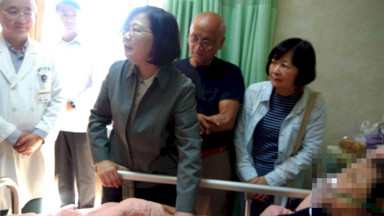 TT.Thái Anh Văn đến Nghi Lan thị sát vụ lật tàu Puyuma, yêu cầu nhanh chóng làm rõ nguyên nhân