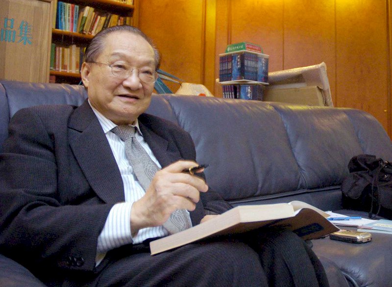 Theo Trưởng đặc khu hành chính Hongkong: nhà văn Kim Dung là người có cống hiến to lớn trong kế thừa phát huy văn hóa Trung Hoa