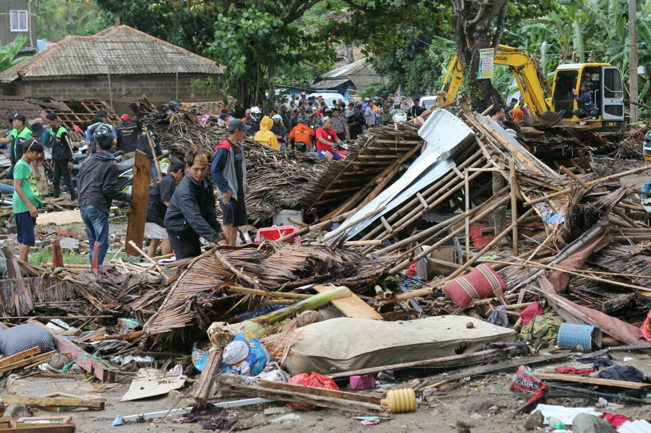 Sóng thần ở Indonesia làm 222 người chết, 843 người bị thương và 28 người mất tích
