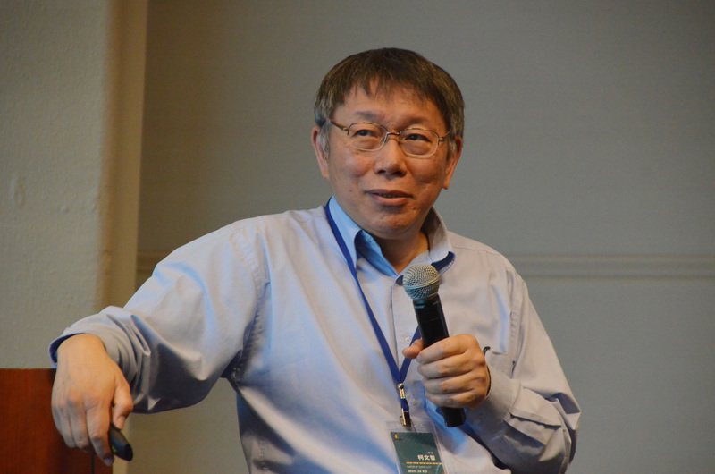 Kha Văn Triết đi thăm trường đại học New York, tọa đàm với du học sinh tại đây
