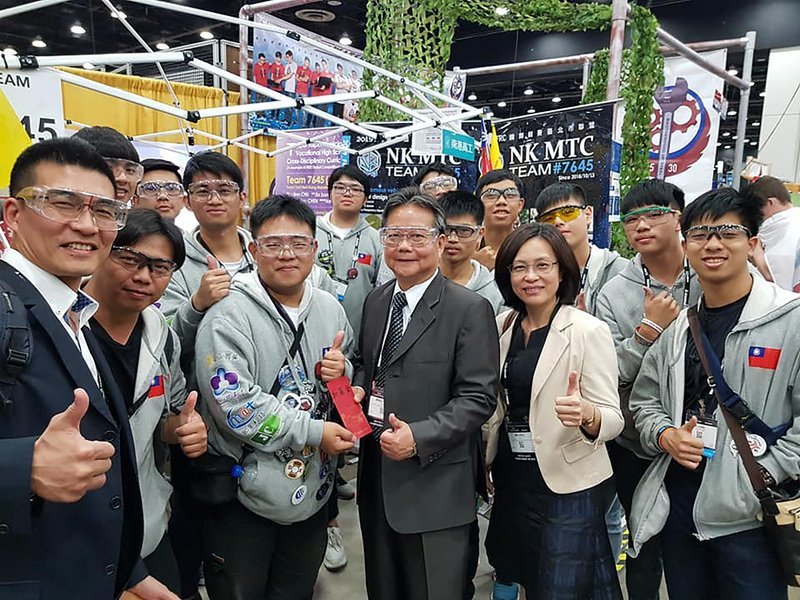 Trường trung học nghề Nam Cảng của Đài Loan giành giải Tài năng mới cao điểm nhất tại Cuộc thi robot thế giới