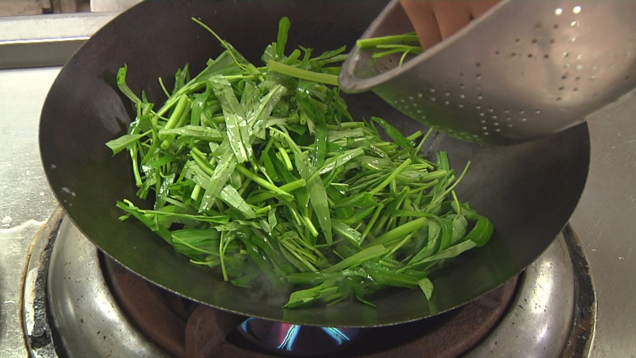 Mẹo luộc rau ngon và tươi xanh