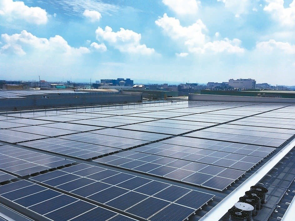 Dưới sự cạnh tranh quyết liệt của Trung Quốc, ngành năng lượng mặt trời Đài Loan cần có bước chuyển đổi quy trình sản xuất