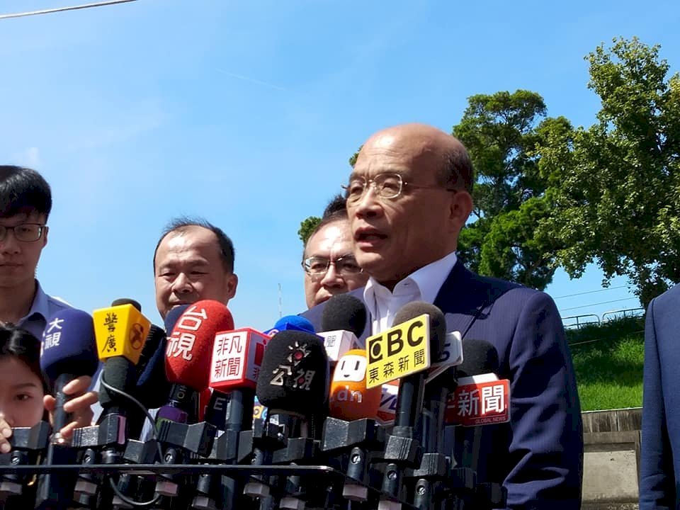 Thị trưởng Kha Văn Triết phê phán quan chức quanh Tổng thống toàn người tham ô. Tổng thống: Chính khách phát ngôn phải có căn cứ.
