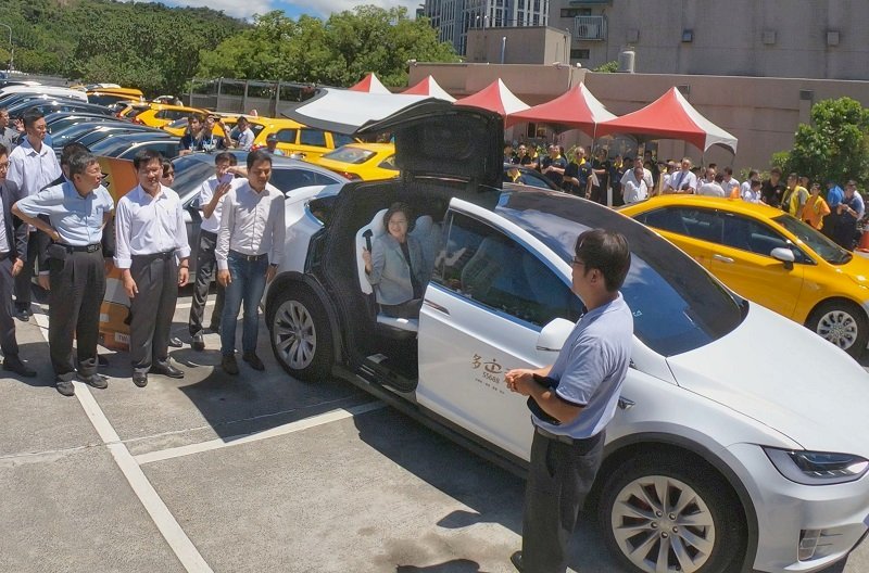 Hãng xe taxi có sự đổi mới về phục vụ dành được sự ủng hộ của Tổng thống