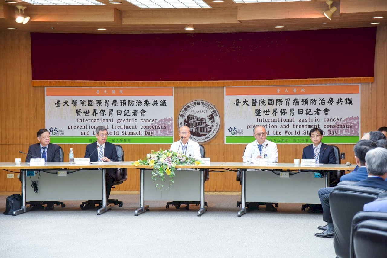 Trước khi bệnh tiến triển xấu phải diệt hết vi khuẩn Helicobacter pylori mới giảm thấp được nguy cơ ung thư dạ dày.