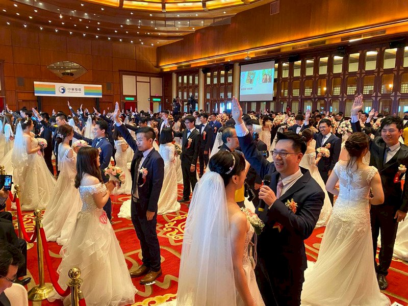 Bộ Nội chính sửa đổi luật để chặn đứng bọn môi giới hôn nhân bất hợp pháp phất cờ giong trống làm lại