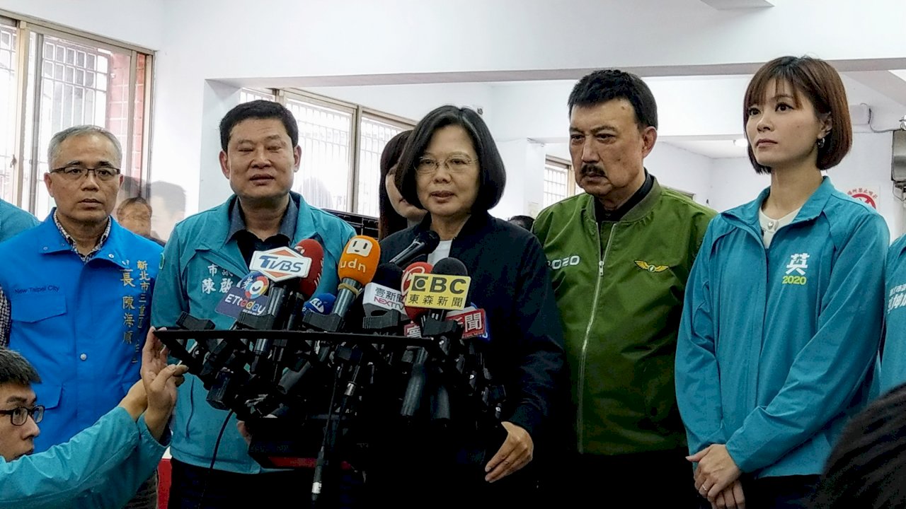 Khưu Nghị chỉ trích bà Thái Anh Văn từng nói “hai bờ eo biển sẽ thống nhất”, Tổng thống yêu cầu đưa ra bằng chứng